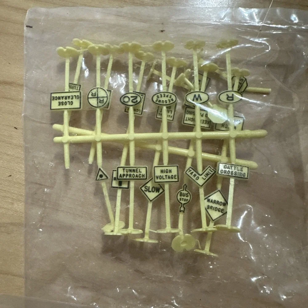 Vtg Lot Of Ho Scale Train Accessories. Crossings Trees People Power Poles